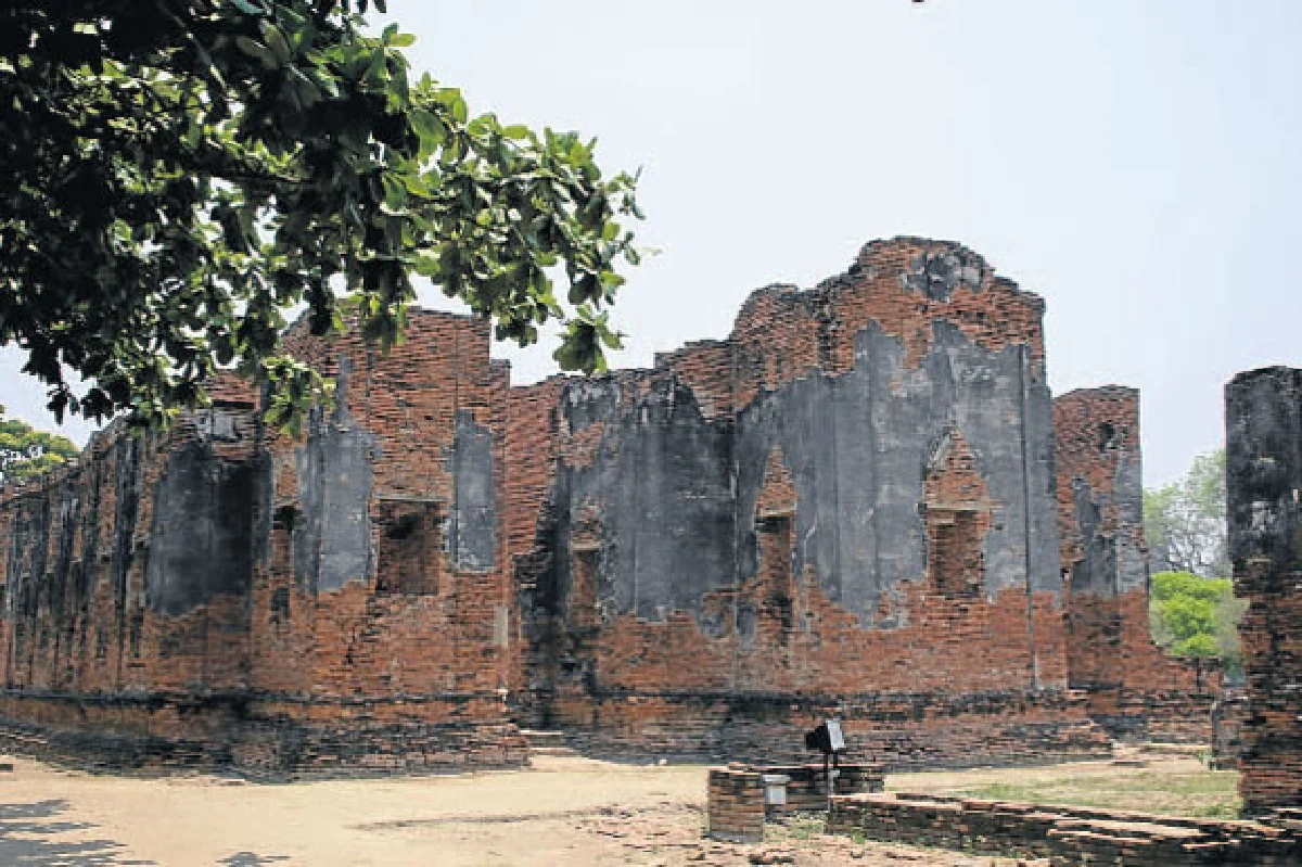 สงบกายใจ ณ วัดพระศรีสรรเพชญ์ และคุ้มขุนแผน