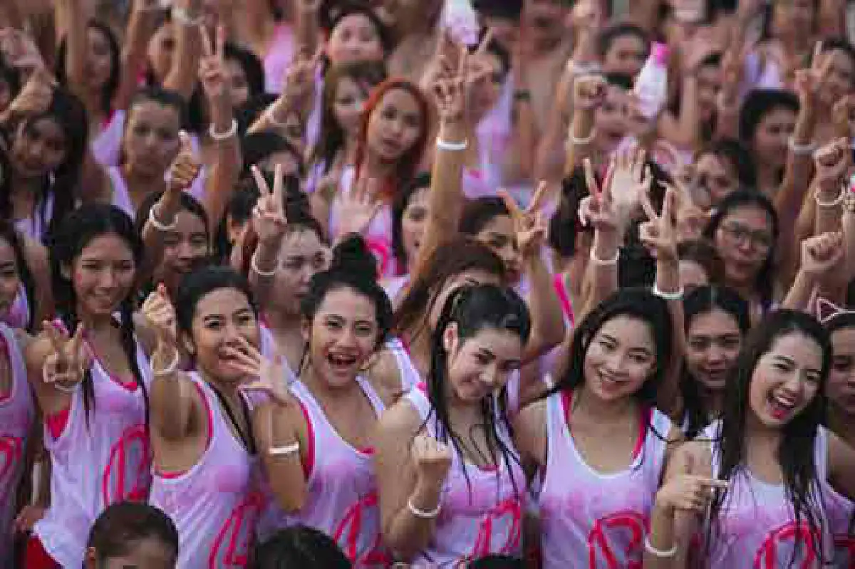 12Plusจับสาวอาบน้ำทุบสถิติโลก