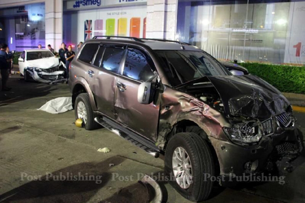 Speeding SUV kills 3 policemen (Updated)