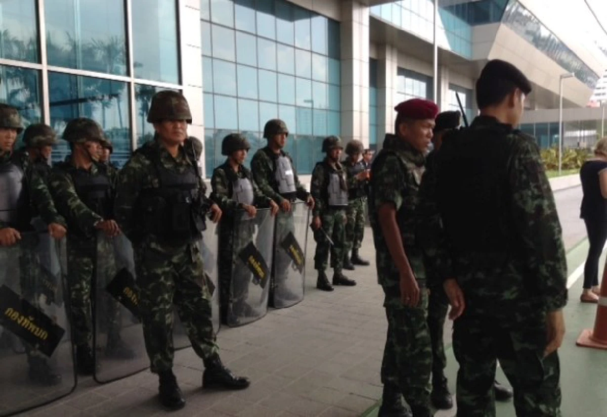 ศาลรธน.สั่งขรก.หยุดงานเพื่อความปลอดภัย