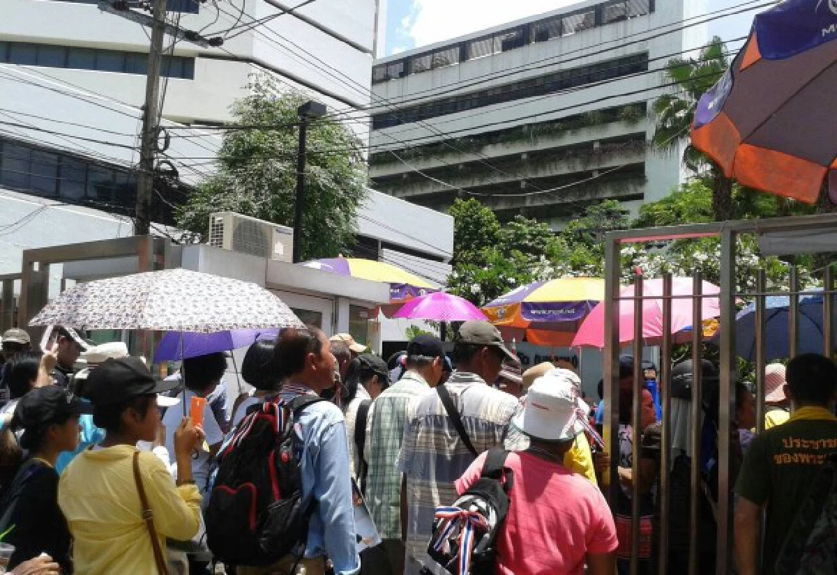 ชุมพลนำมวลชนเข้าปักหลักภายในช่อง9แล้ว