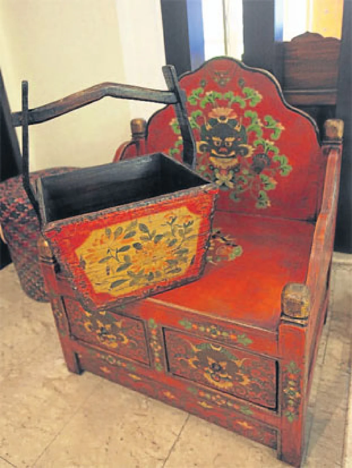 พัชรวิไล ภัทโรพงศ์ หลงใหลในงานกำปั่นหีบโบราณ