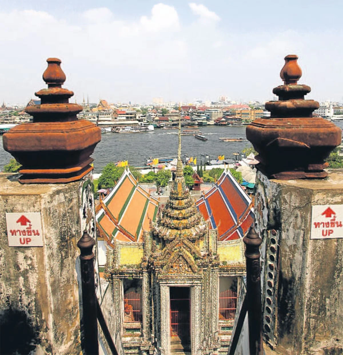 พรุ่งนี้วันพระ ล่องเรือ 9 วัด สบาย สุขใจ ได้บุญ