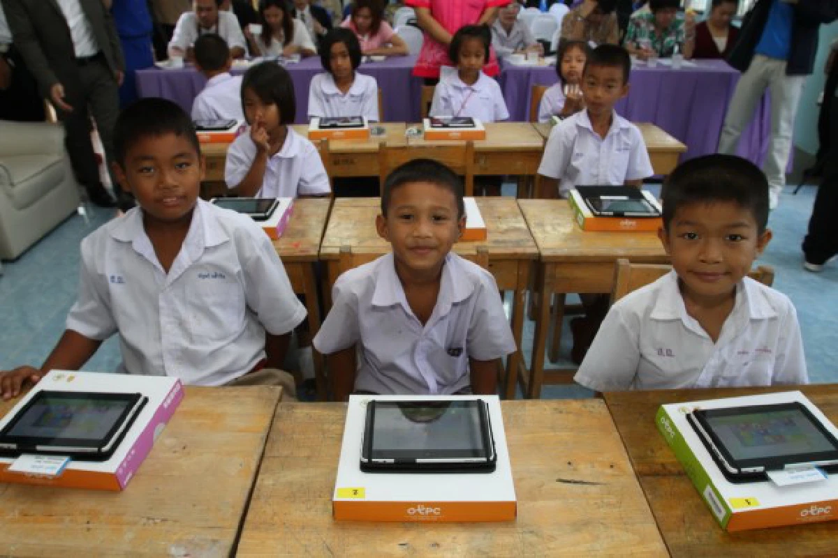 จากอินเทลถึงสพฐ.ทบทวนจัดซื้อ"แท็บเล็ต"นร.