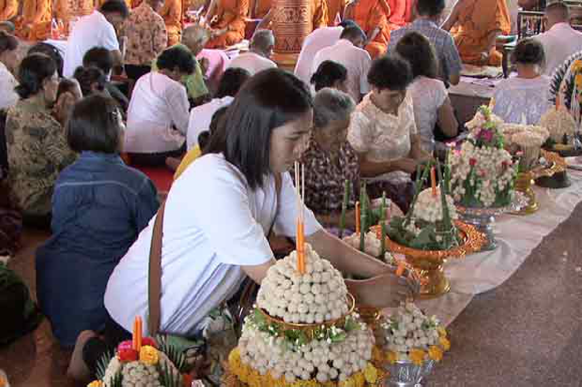 ศรีสะเกษจัดงานปั้นข้าวพันก้อน ศรีสะเกษจัดงานปั้นข้าวพันก้อน