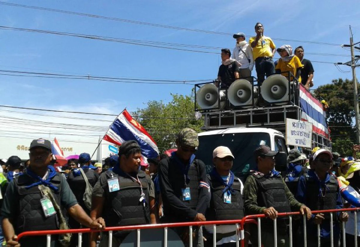 กกต.-ถกรัฐล่ม!หลังม็อบบุก"นิวัฒน์ธำรง"เผ่น