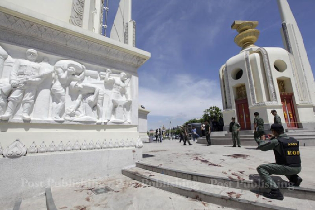 Protesters killed and injured in Democracy Monument attack