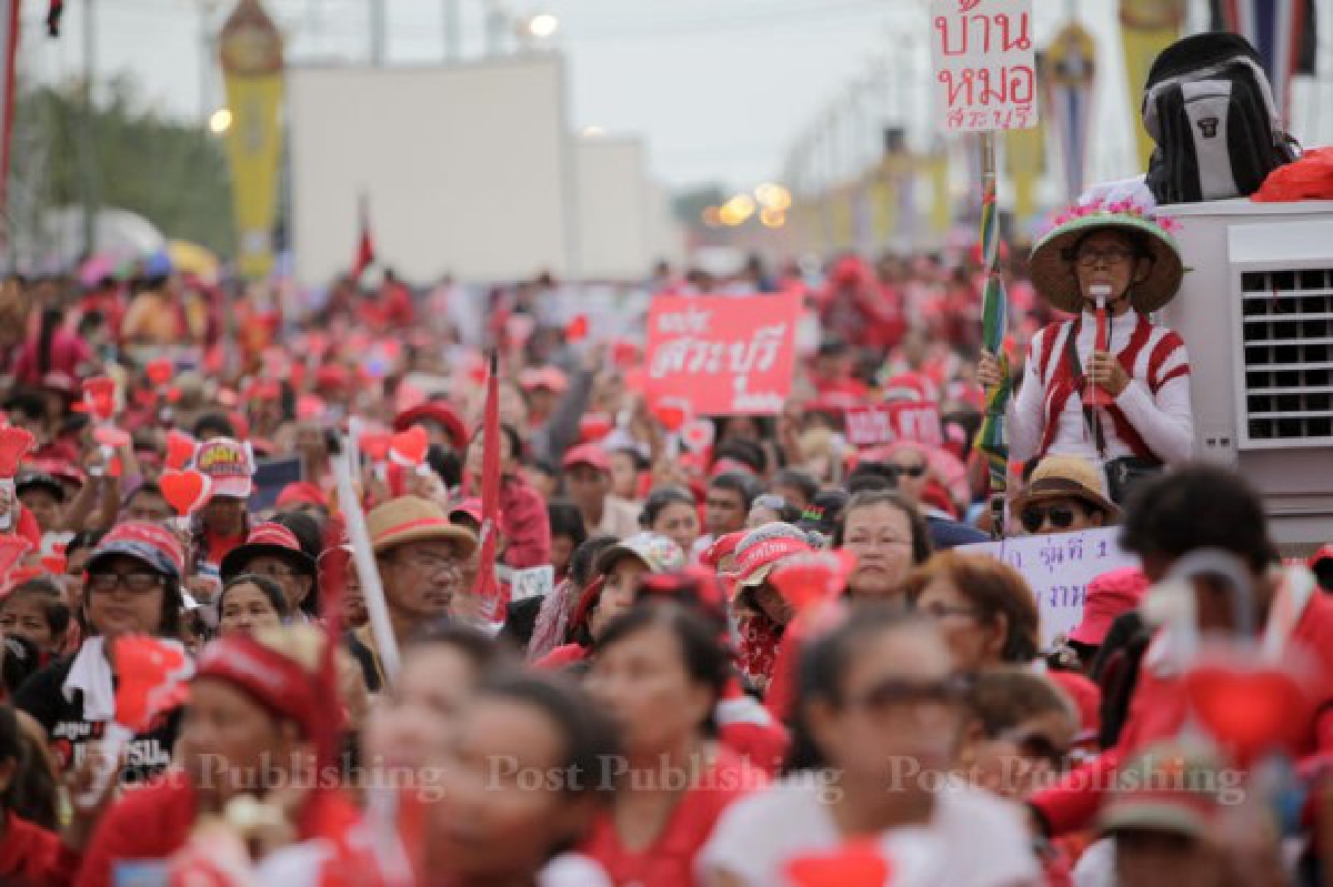 น้องเดียร์วอนทหารร่วมปกป้องประชาธิปไตย น้องเดียร์วอนทหารร่วมปกป้องประชาธิปไตย