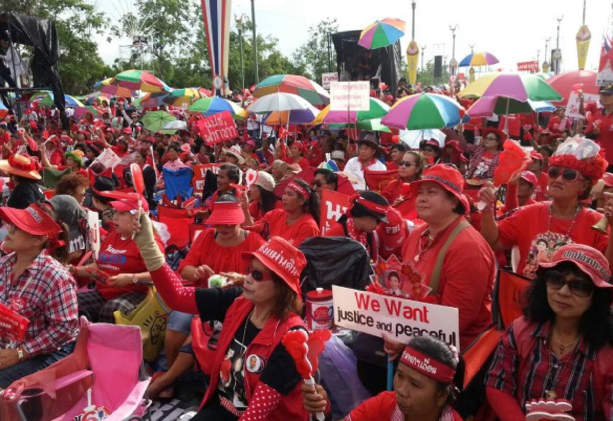 กำนัน-ผู้ใหญ่บ้านขึ้นเวทีแดงประกาศจับสุเทพ