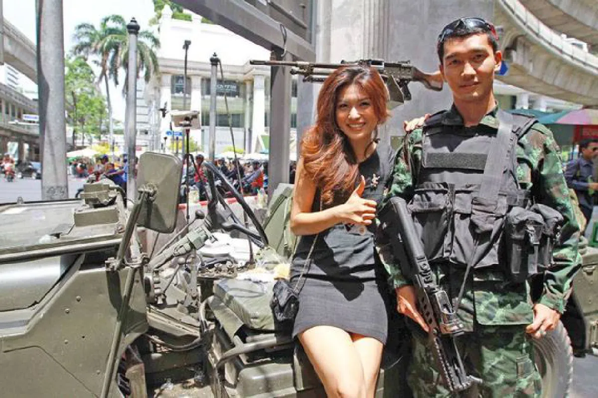 Martial law means selfies with soldiers