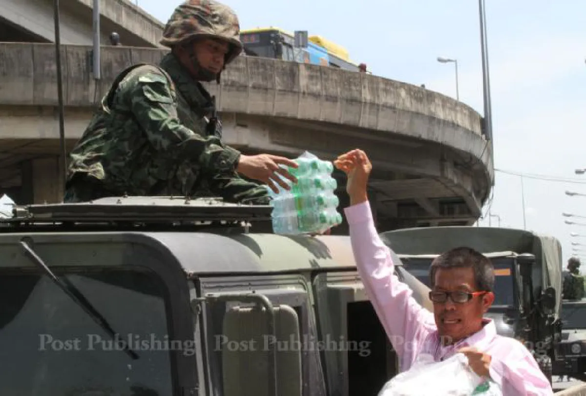 Martial law means selfies with soldiers
