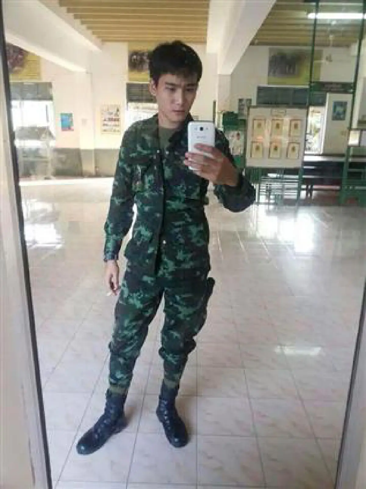 กระหึ่มโซเชียล!เมื่อ"ทหารหล่อ"มาพร้อมกฎอัยการศึก