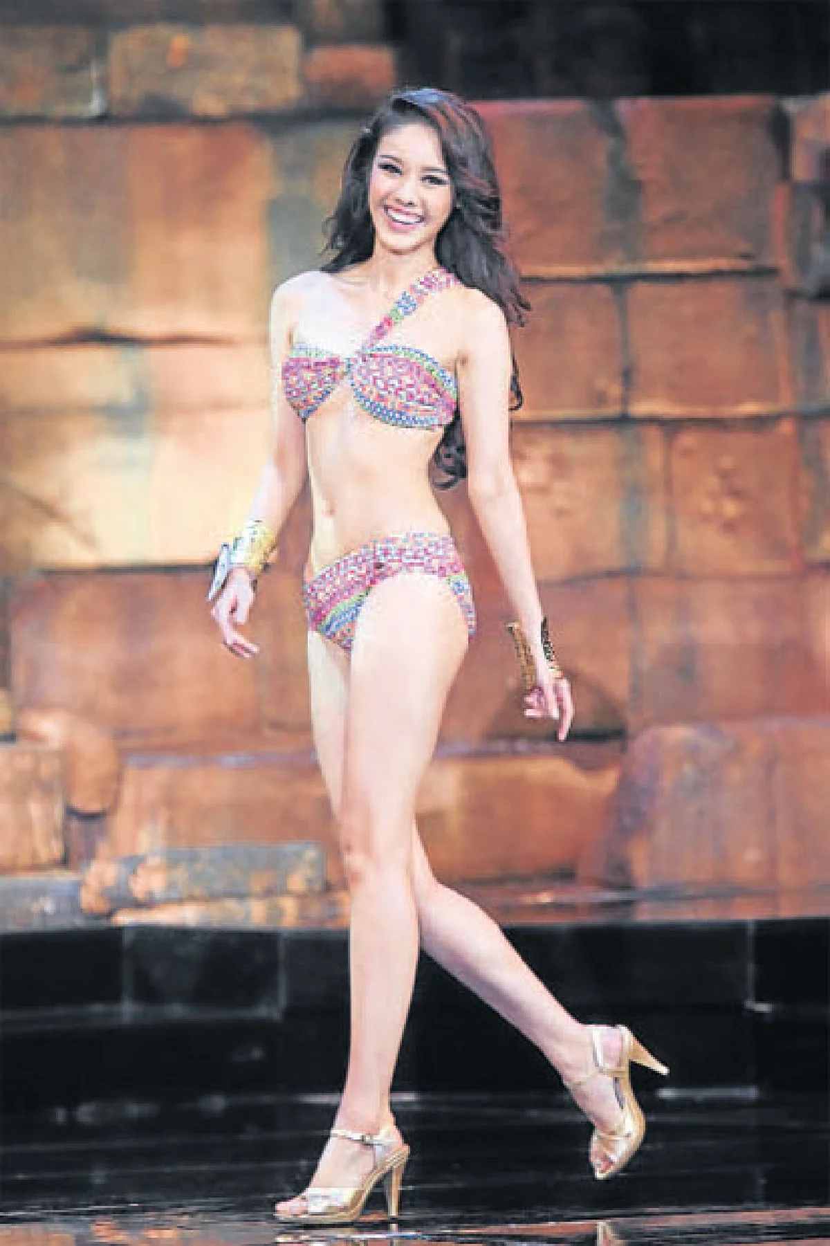 เวฬุรีย์ ดิษยบุตร เธอคือ Miss Universe Thailand