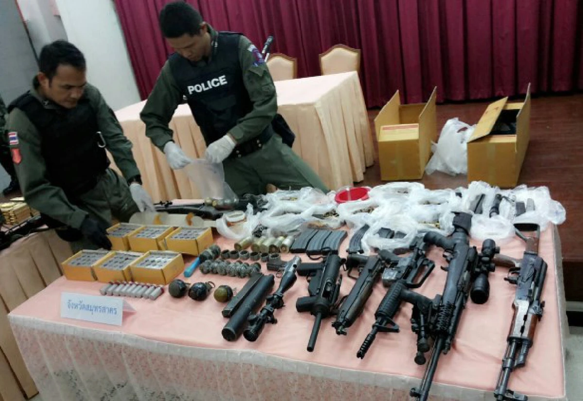 กอ.รส.แถลงจับอาวุธสงครามของกลางอื้อ