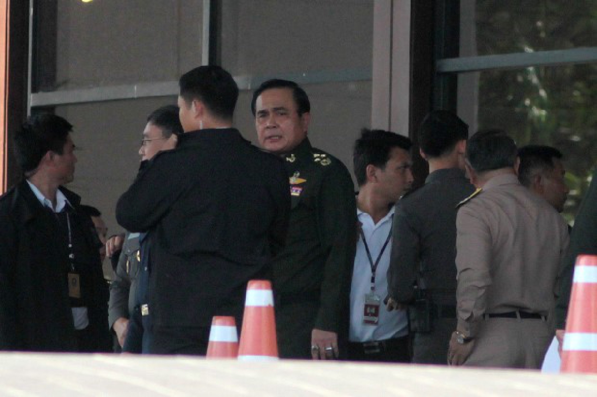 3ชม.ครึ่งพลิกสถานการณ์ยึดอำนาจ 3ชม.ครึ่งพลิกสถานการณ์ยึดอำนาจ