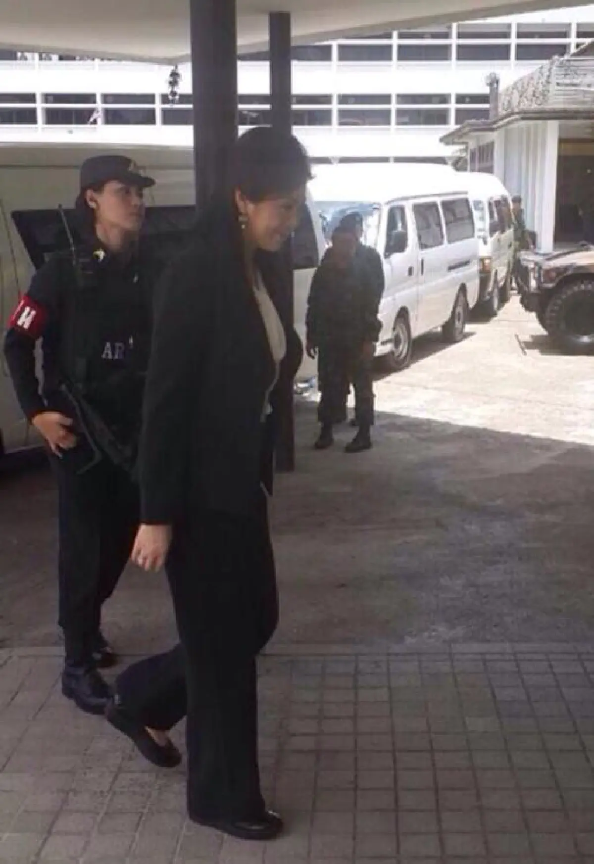 เผยภาพ"ปู"ขณะรายงานตัวคสช.