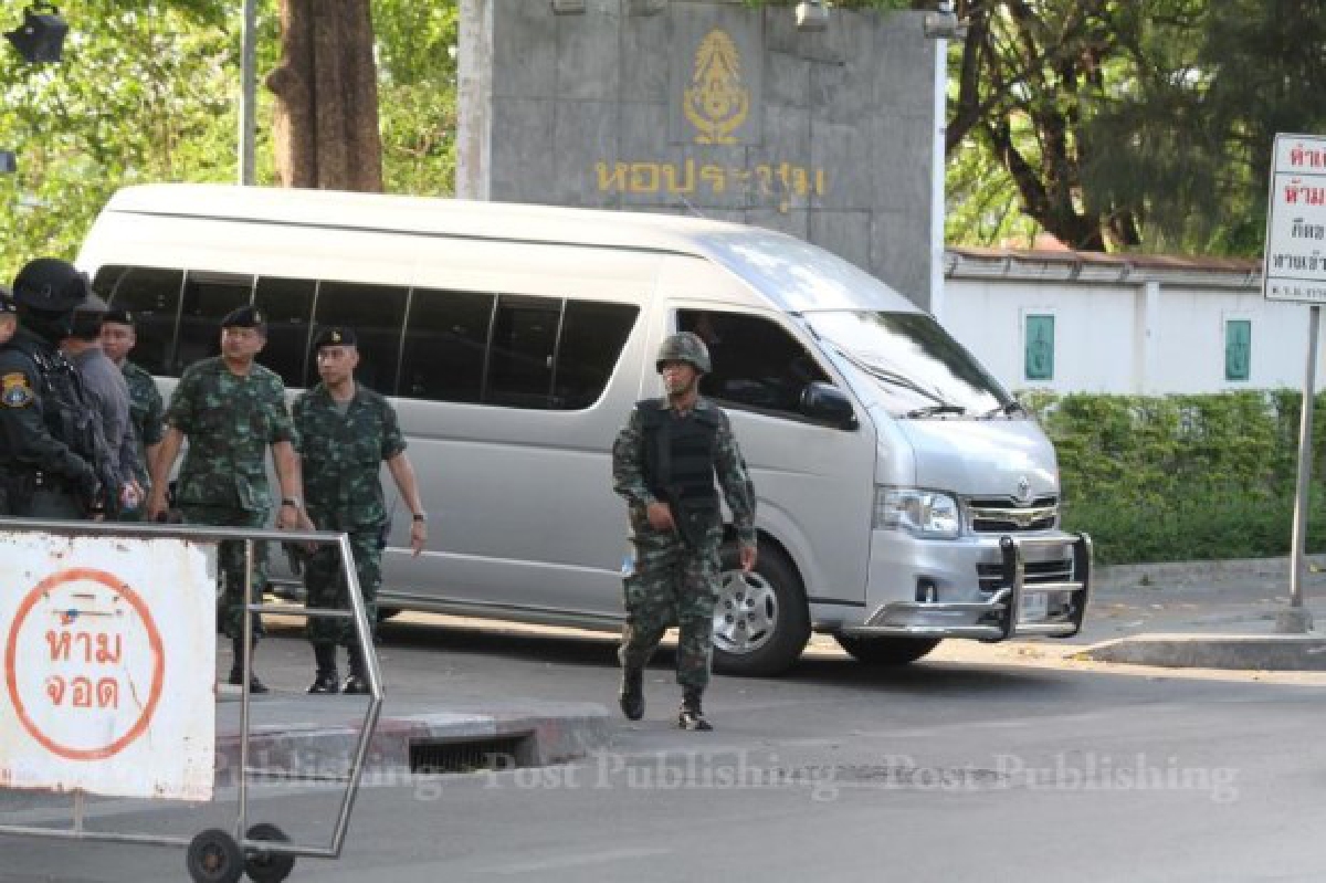 คสช.สั่งอดีตสามีเยาวเรศรายงานตัว คสช.สั่งอดีตสามีเยาวเรศรายงานตัว