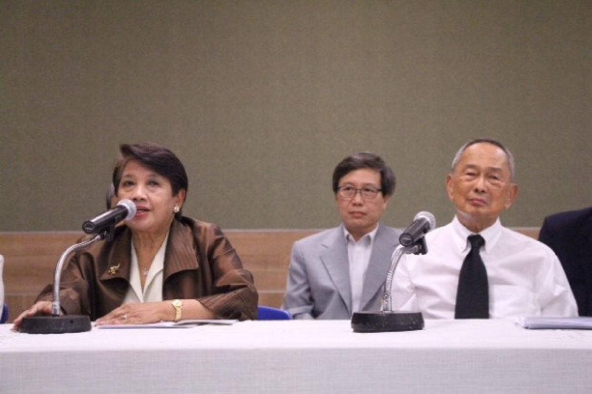สมาคมนร.สหรัฐแถลงจี้มะกันหยุดแทรกแซงไทย สมาคมนร.สหรัฐแถลงจี้มะกันหยุดแทรกแซงไทย