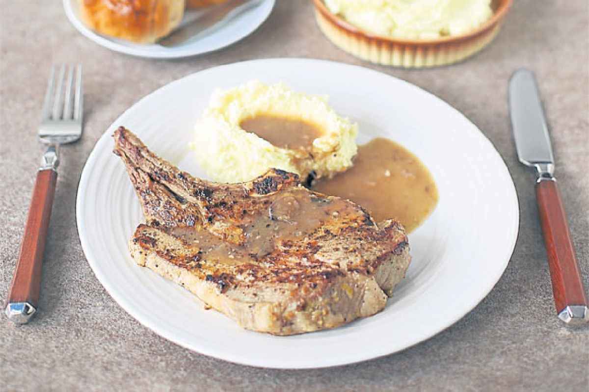 Cookool Steak House พอร์กช็อป เเละ au jus Cookool Steak House พอร์กช็อป เเละ au jus