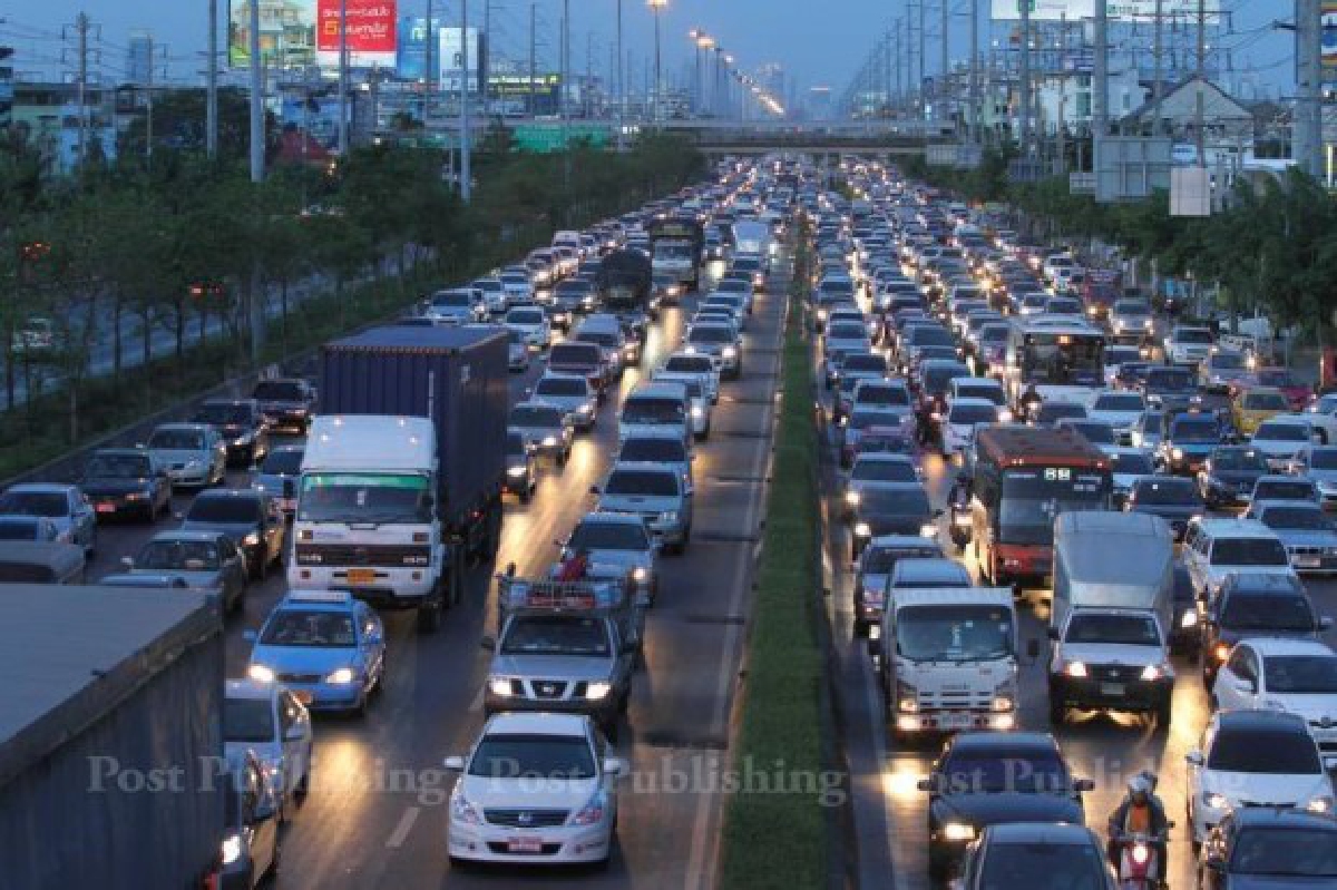 ตร.วางกำลังทุก50กม.แก้รถติด-กวดขันผิดกม. ตร.วางกำลังทุก50กม.แก้รถติด-กวดขันผิดกม.