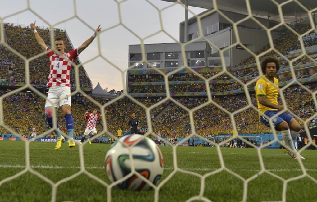 Brazil wins opener: Read about it in English