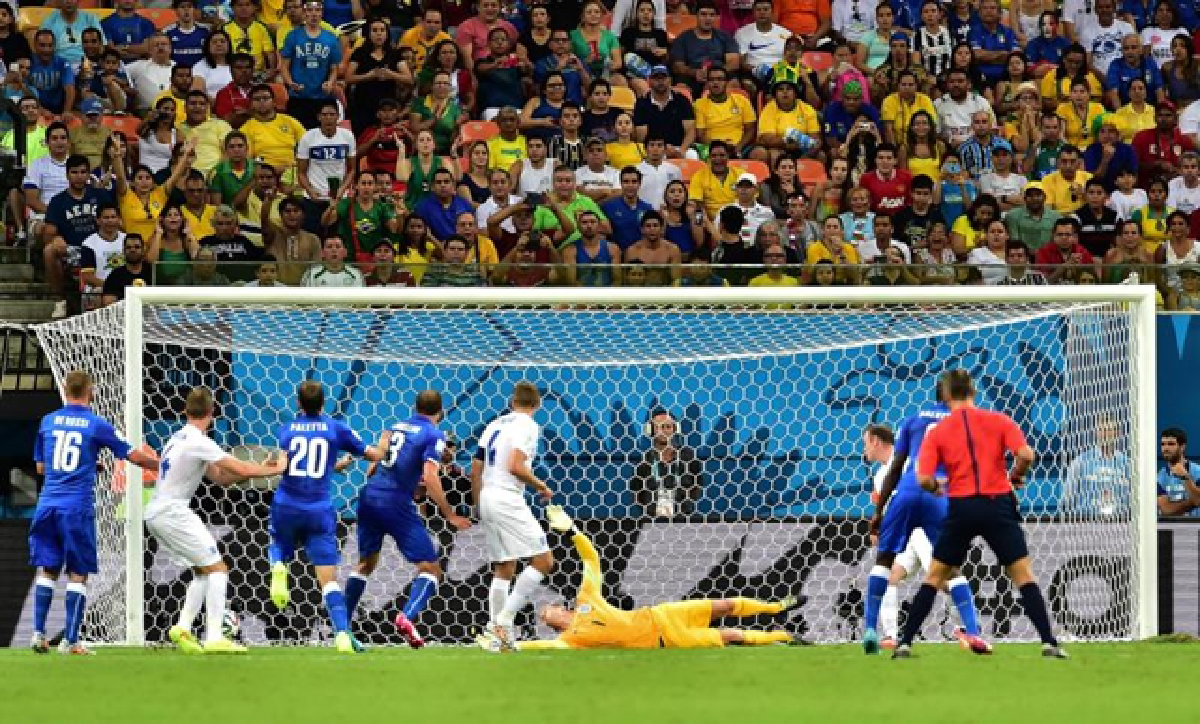 Italy 2, England 1 on Balotelli's winning goal