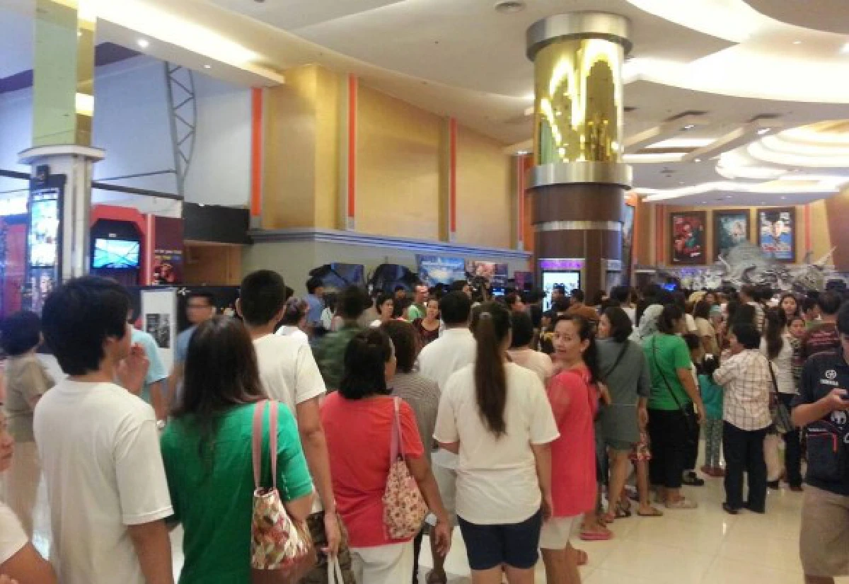 โรงหนังคนทะลักชมฟรีพระนเรศวร