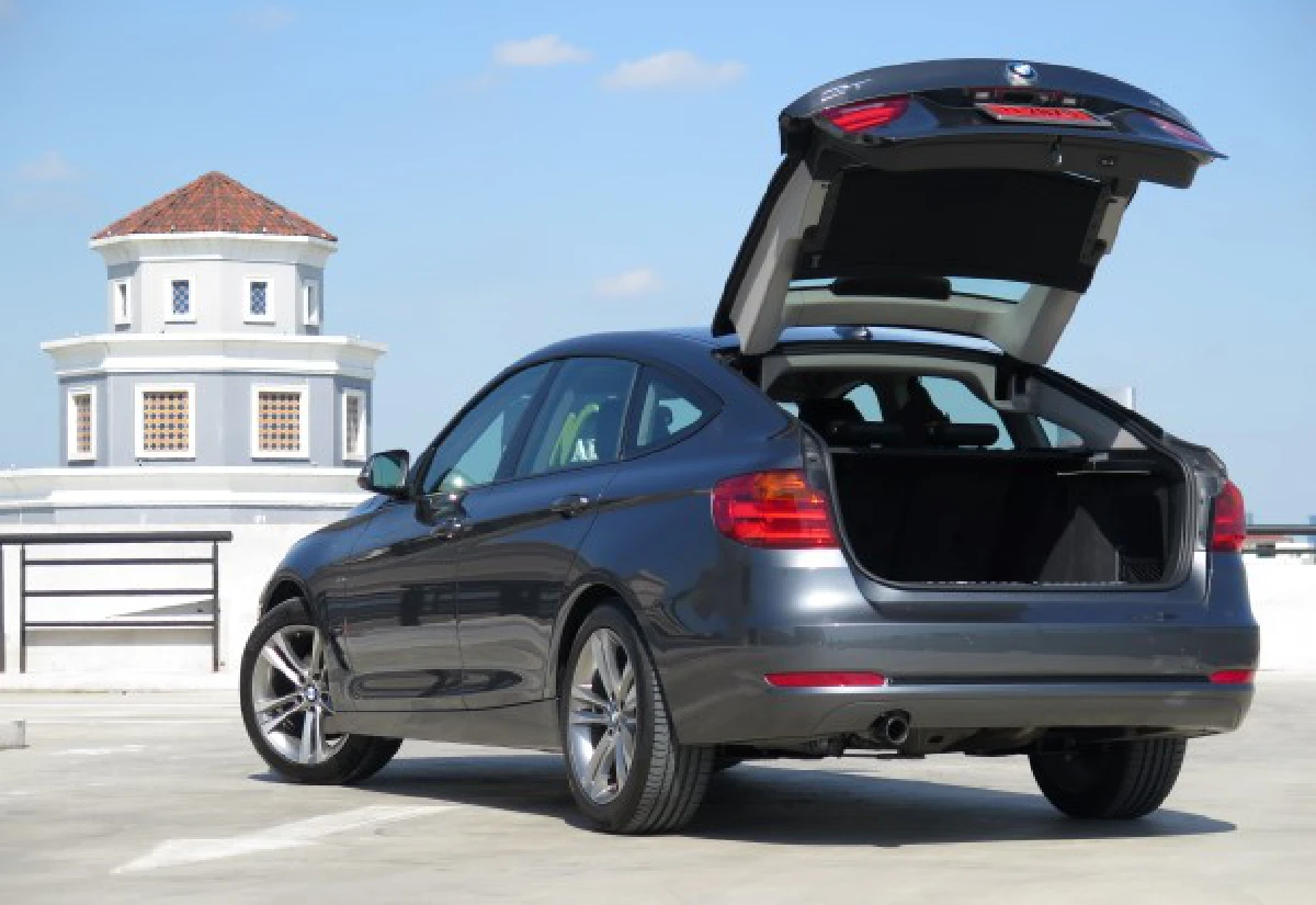 BMW320d GT Sportลูกผสมซีดาน-สปอร์ต