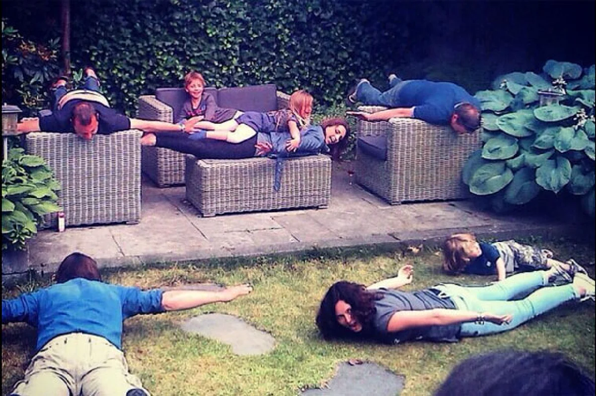 เพอร์ซี่อิ้ง! แฟนบอลดัตช์โพสต์ภาพเลียนแบบลูกโหม่งโรบิน ฟาน เพอร์ซี่