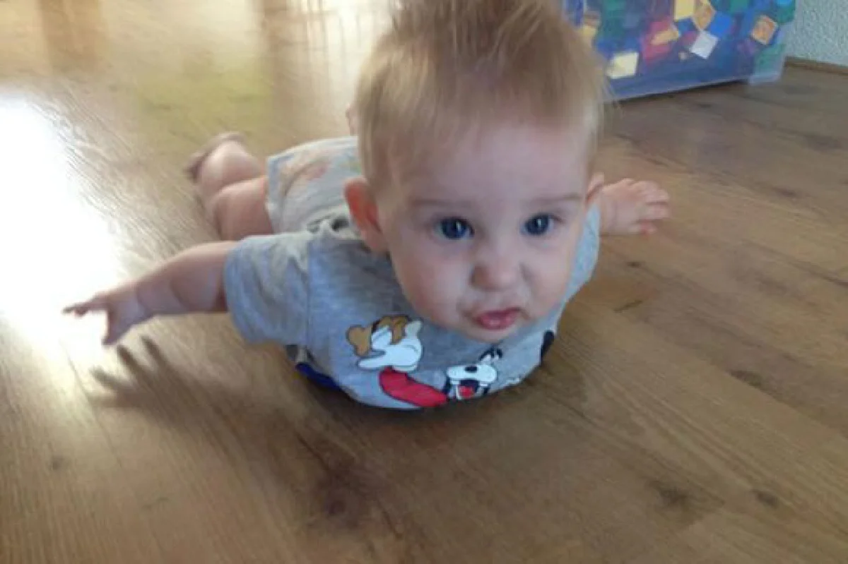 เพอร์ซี่อิ้ง! แฟนบอลดัตช์โพสต์ภาพเลียนแบบลูกโหม่งโรบิน ฟาน เพอร์ซี่