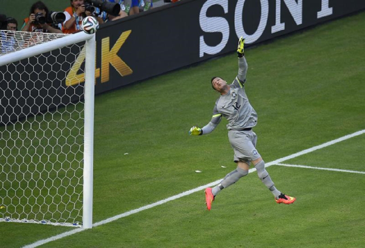 Brazil 0, Mexico 0 as goalkeepers star