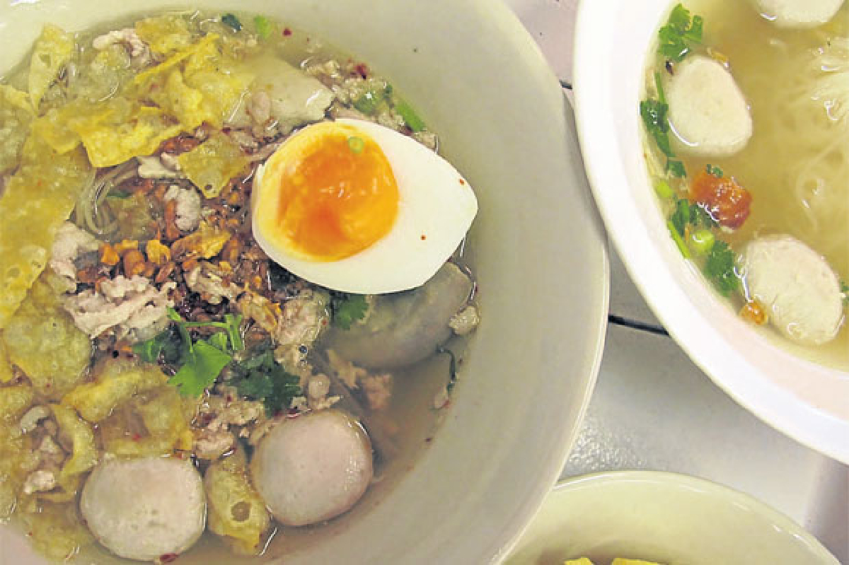 ลูกชิ้นหมู ฮีโร่ โอ้โฮ...อร่อยจริงๆ ลูกชิ้นหมู ฮีโร่ โอ้โฮ...อร่อยจริงๆ