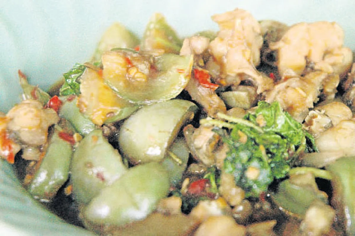 ไปกินลาบโบราณ ชายแดนไทยกัมพูชา