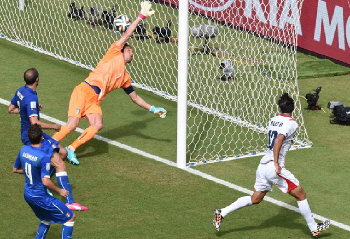 Costa Rica shocks Italy, France romps
