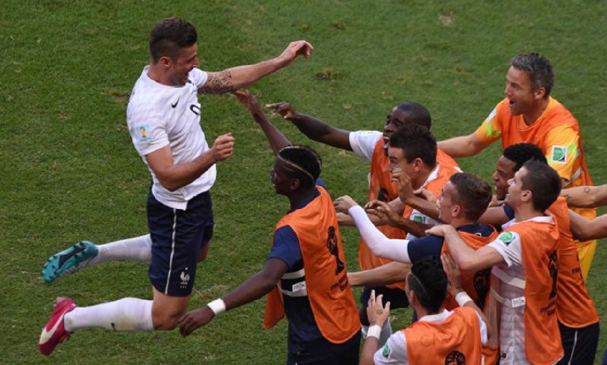 Costa Rica shocks Italy, France romps