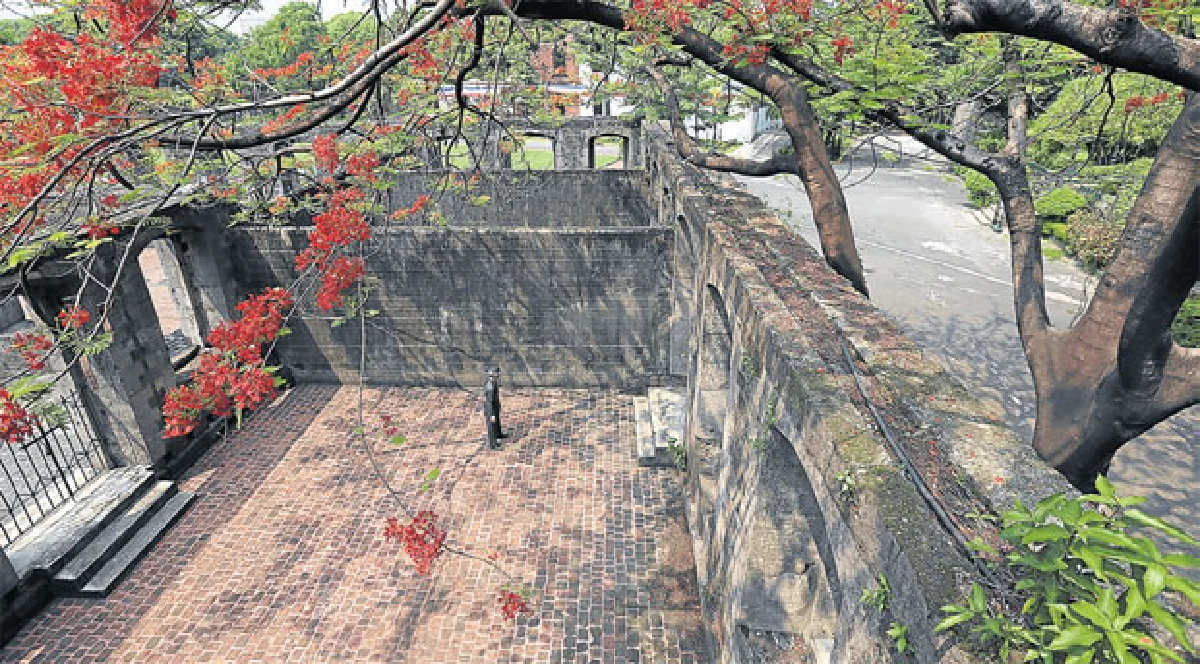 เมืองในกำแพง อินทรามูรูส