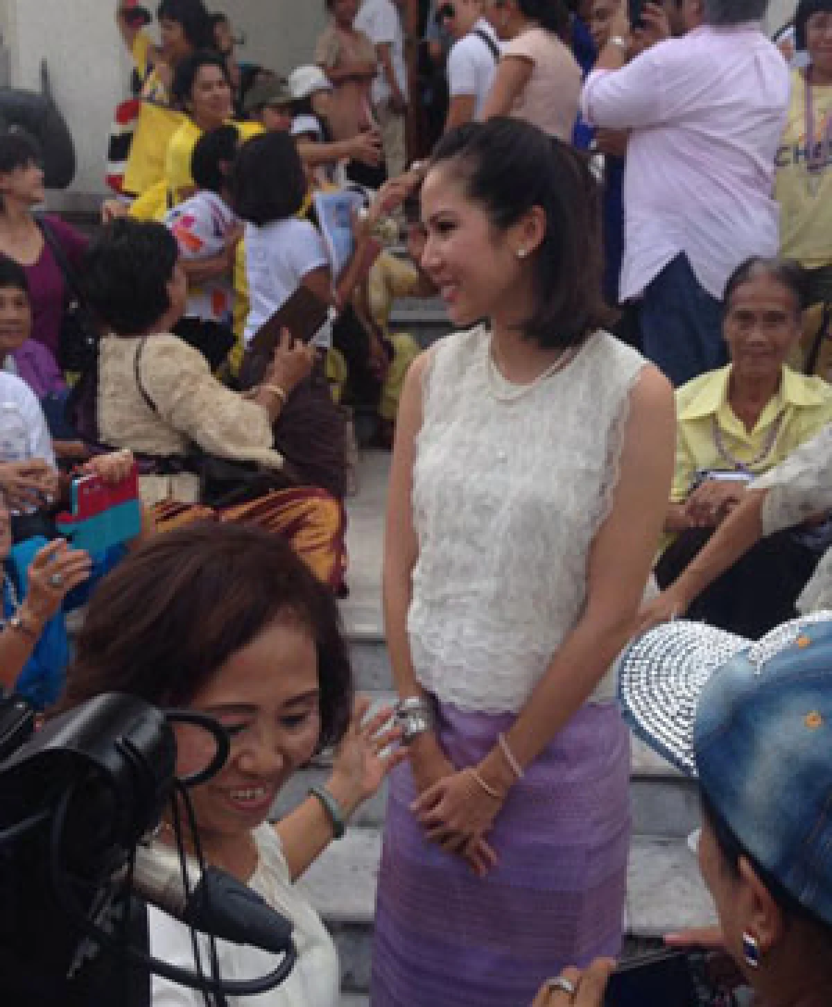 "เอกนัฎ"บวชวัดชลประทานฯ-มวลชนแห่ร่วม