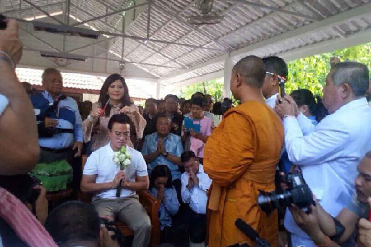 "เอกนัฎ"บวชวัดชลประทานฯ-มวลชนแห่ร่วม