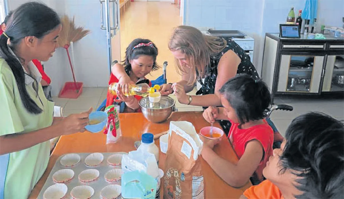 อาสาสมัครรักน้อง ณ บ้านคามิลเลียน