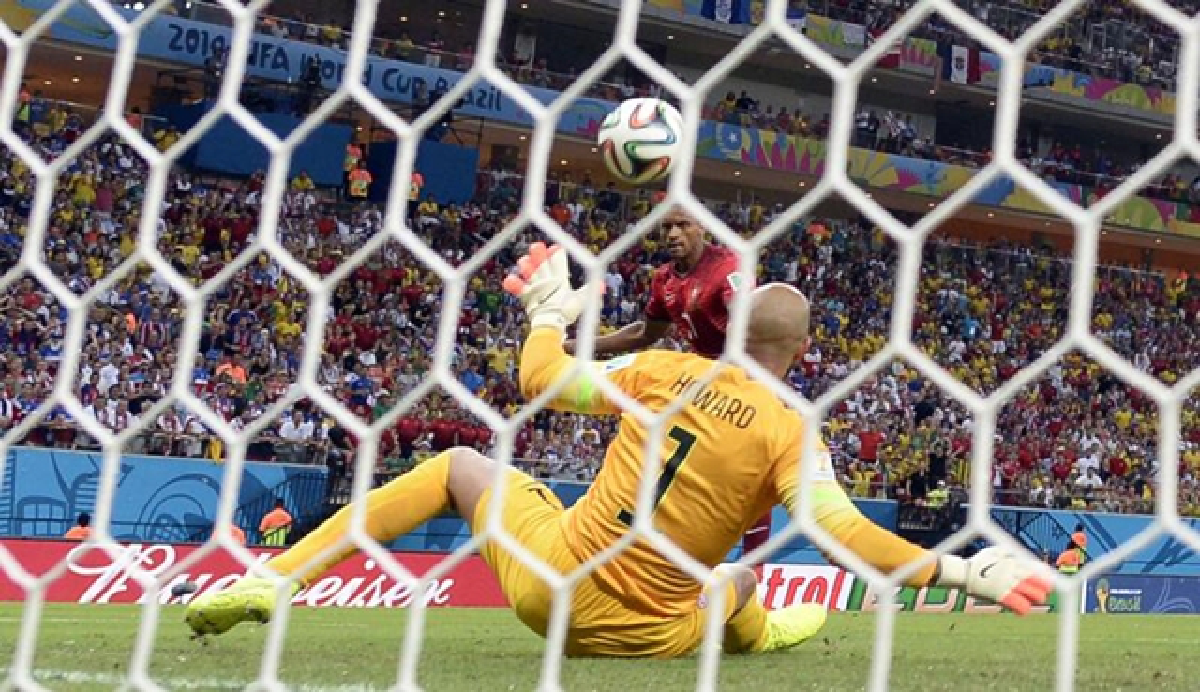 Portugal stay alive on last-minute goal, Algeria thrash S. Korea