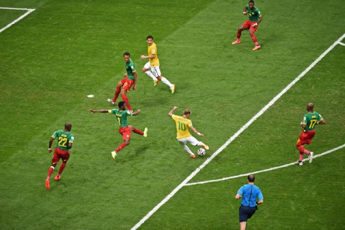Brazil, Holland win to avoid a knockout clash