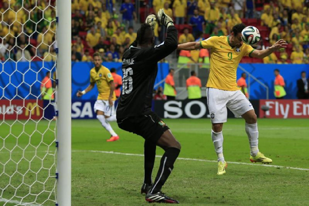 Brazil, Holland win to avoid a knockout clash
