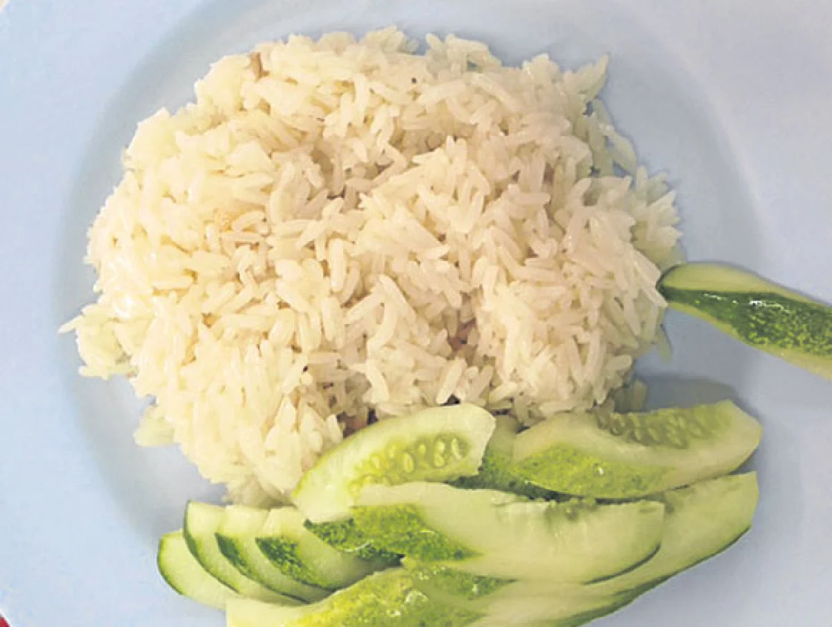 ข้าวมันไก่สมปอง สูตรเตาถ่านเจ้าเก่า