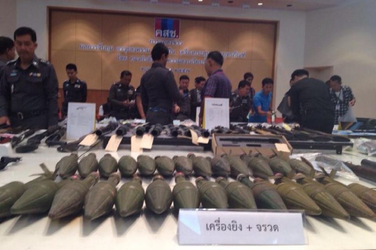 คสช.แถลงผลจับอาวุธโชว์ปืน-ระเบิดกว่าพันรายการ คสช.แถลงผลจับอาวุธโชว์ปืน-ระเบิดกว่าพันรายการ