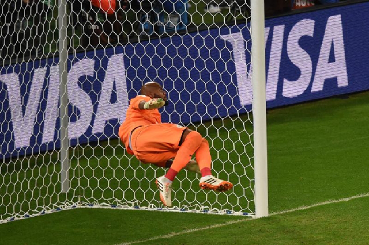 Germany, France struggle but win over African opponents