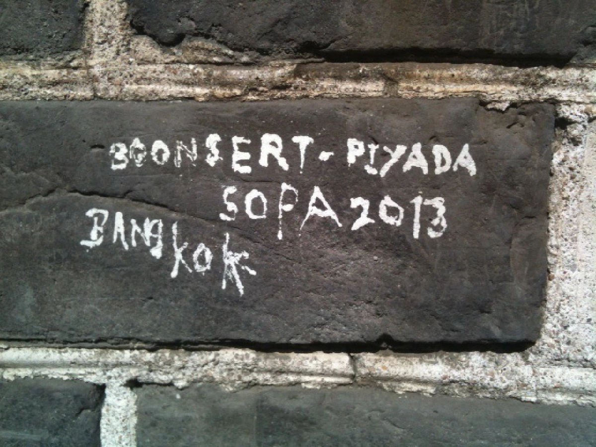 สวดยับ!คนไทยทำขายขี้หน้าเขียนชื่อบนกำแพงเมืองจีน