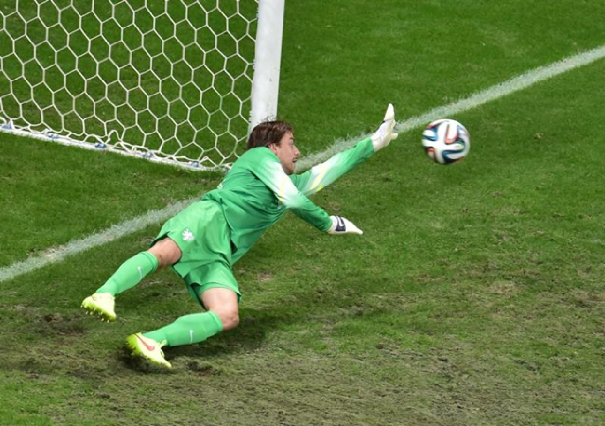 Krul saves Netherlands as Costa Rica downed, Argentina sinks Belgium