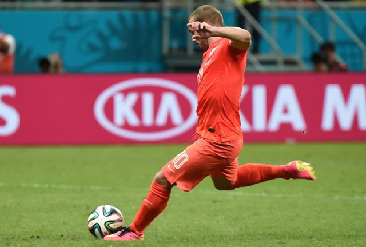 Krul saves Netherlands as Costa Rica downed, Argentina sinks Belgium