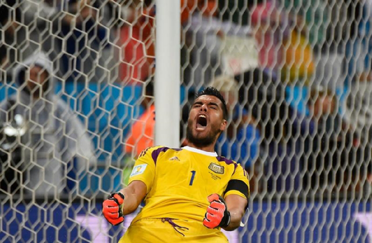 Romero sends Argentina into finals