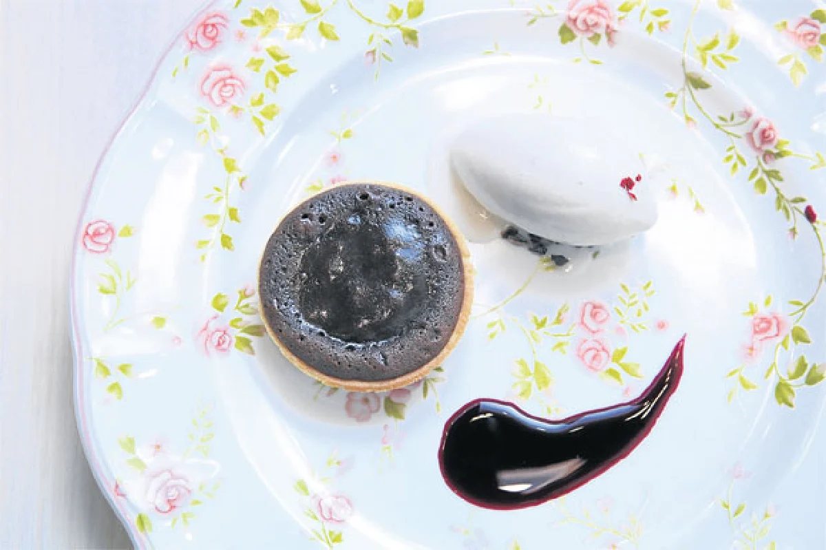 คู่รักคู่ใหม่ ไวน์ & ขนมหวาน